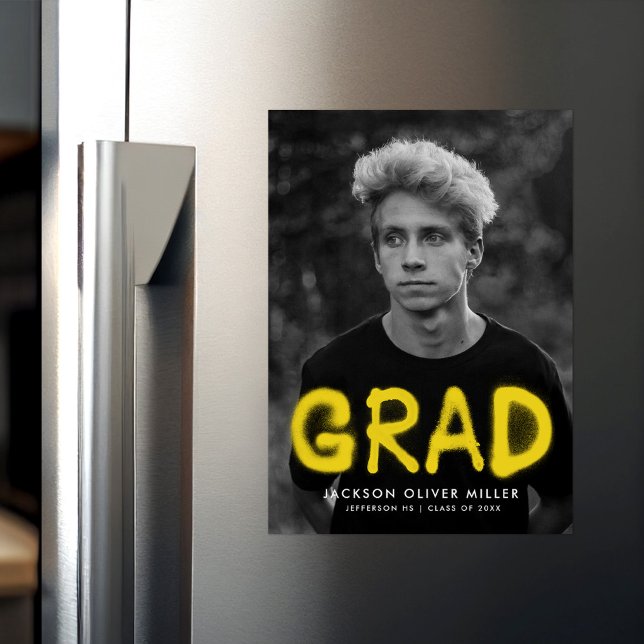 Modern Gult Spray Paint Photo Studenten Magnetisk Inbjudningskort (Skapare uppladdad)