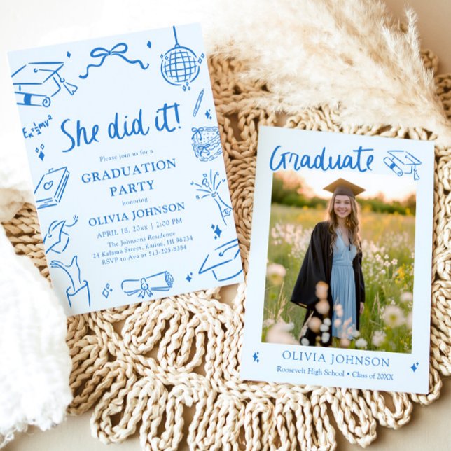 Modern Hand Drawn She did it Blue Graduation Party Inbjudningar (Modern Hand Drawn She did it Graduation Party Invitation)