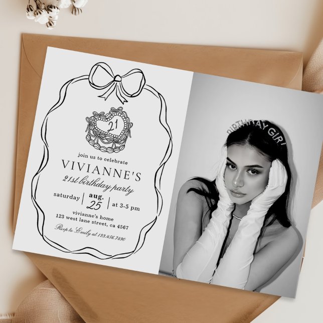 Modern Hand plockade Black Bow Girl Birthday Photo Inbjudningar (Skapare uppladdad)