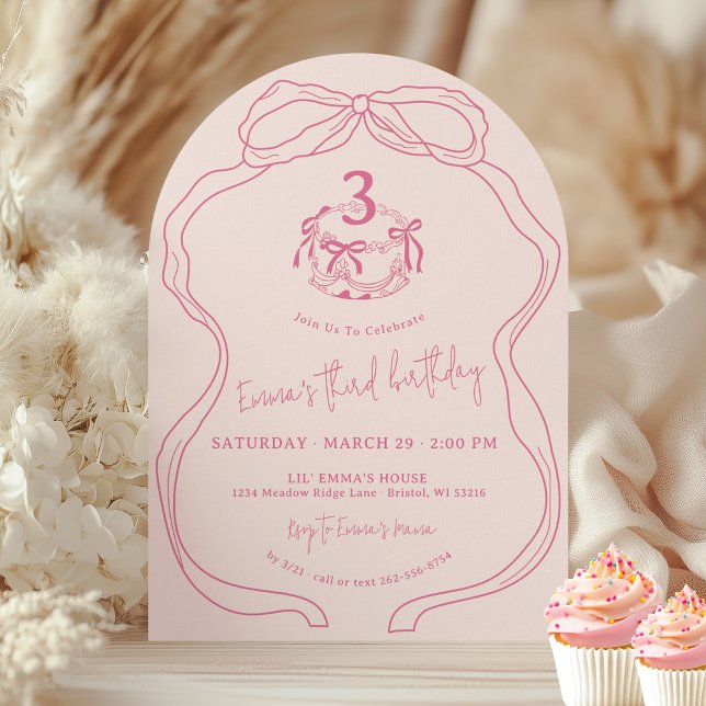 Modern Hand plockade Bow Rosa Girl Birthday Arch Inbjudningar (Sweet girly modern hand drawn coquette pink bow cake girl 3rd birthday party arch invitation)