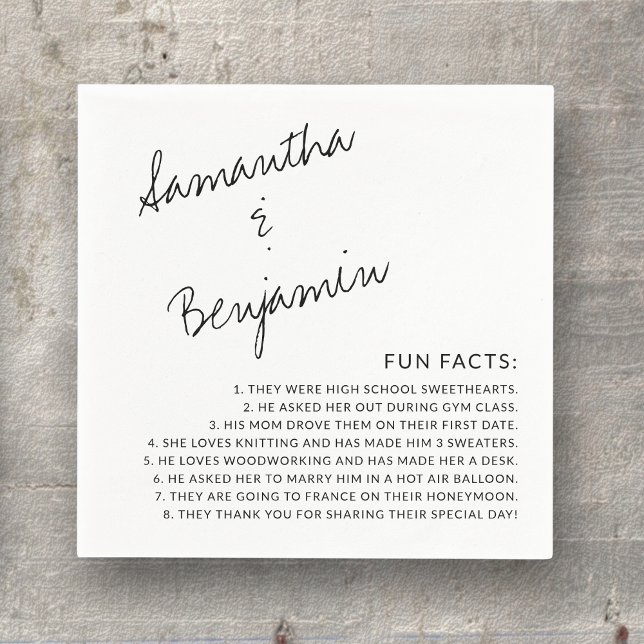 Modern handskriven Black & White Roligt Facts Bröl Pappersservett (These fun facts cocktail napkins will entertain your guests at your cocktail hour or reception)