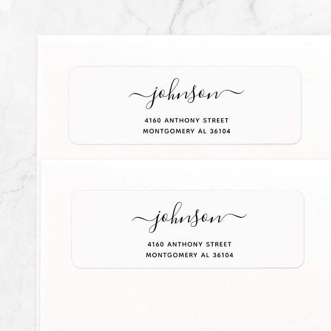 Modern handskriven Namn & Returadress 08b. Etikett (Simple, basic return address label features modern, elegant script family name with swashes.)