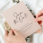 Modern handskriven typografi bröllopsannonsering spara datumet<br><div class="desc">Modern elegant typografi fet bröllopsdag sparad till datum-kort. Med modern,  elegant typografi och randigt bakre design. Tan och svarta färger kan anpassas.</div>
