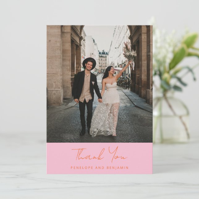 Modern Handwritten Pink Orange Wedding Photo Tack Kort (Stående Fram)