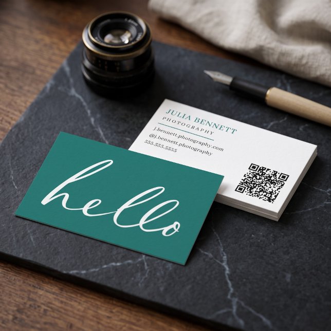 Modern "Hello"-skrift Visitkort (Simulated business cards on table)
