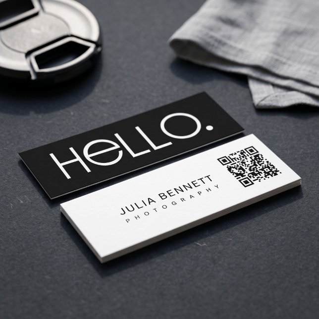 Modern "Hello" typografidesign Mini Visitkort (Simulated business cards on table)
