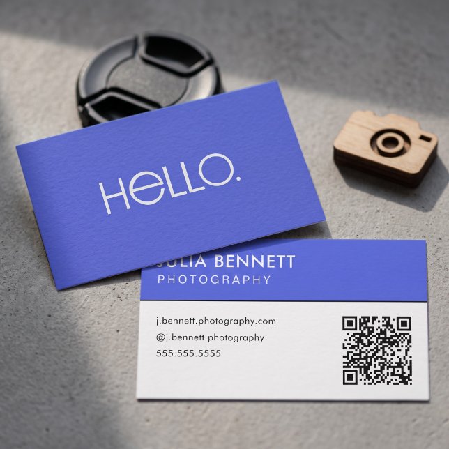 Modern "Hello"-typografidesign Visitkort (Simulated business cards on table)