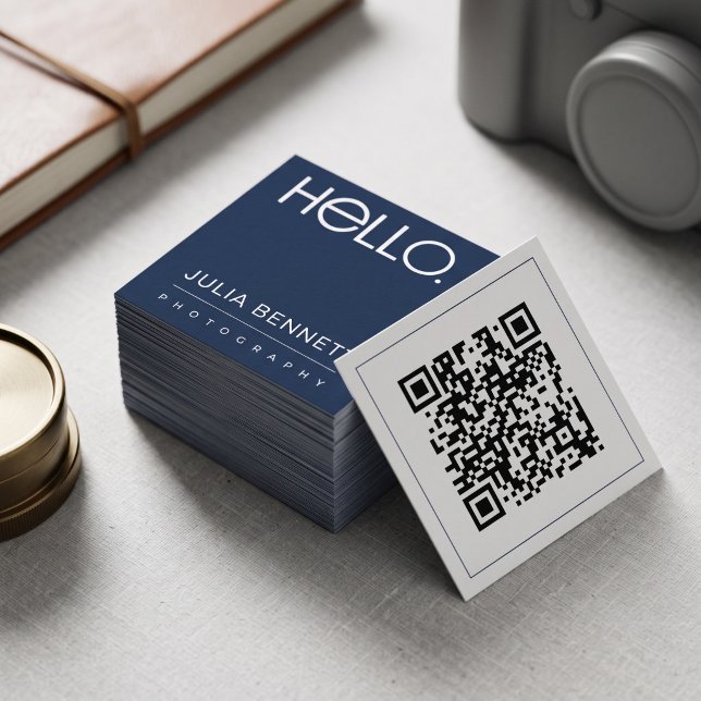 Modern "Hello" typografisk design Fyrkantigt Visitkort (Simulated business cards on table)