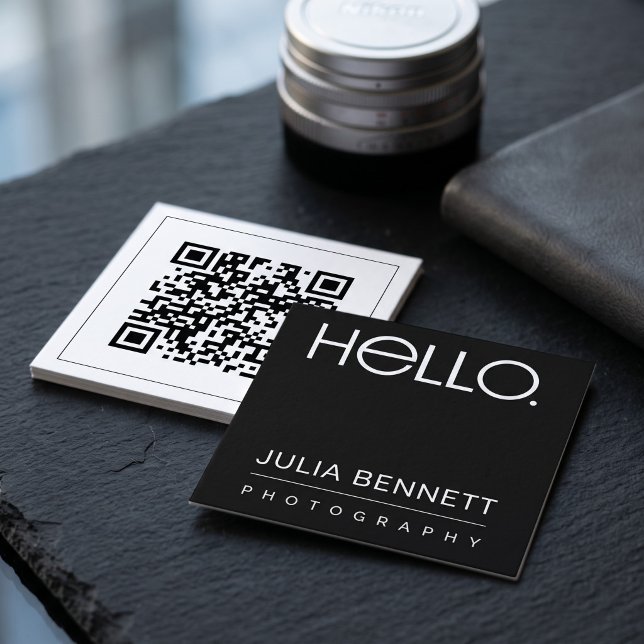 Modern "Hello" typografisk design Fyrkantigt Visitkort (Simulated business cards on table)