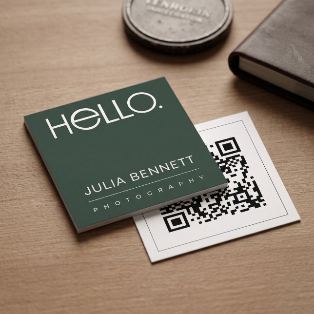 Modern "Hello" typografisk design Fyrkantigt Visitkort (Simulated business cards on table)
