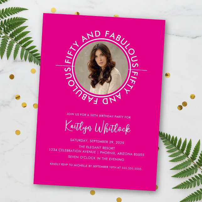 Modern Hot Pink 50 och fantastisk 50-årsdag Inbjudningar (elegant modern hot pink black fifty and fabulous 50th birthday party invitation for her woman women)