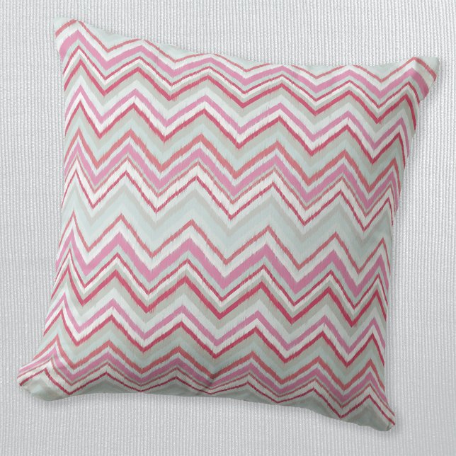 Modern Ikat Chevron Rand Abstrakt Rosa Grönt Kudde (Modern pink and mint green abstract geometric Ikat chevron zigzag stripe pattern throw pillow)
