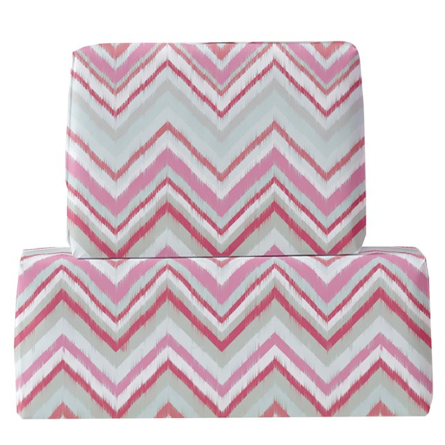 Modern Ikat Chevron Rand Abstrakt Rosa Grönt Presentpapper (Modern abstract Ikat chevron zigzag stripe pink and mint green gift wrapping paper)