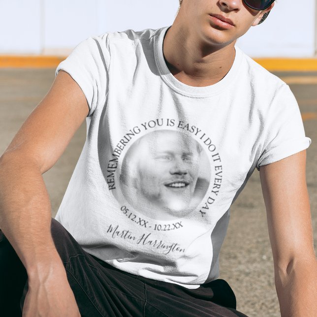 Modern in Loving Memory Photo Collage T-Shirt (Skapare uppladdad)