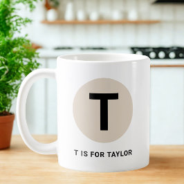 Modern Initial Mug – “T is for [Name]” Design Kaffemugg