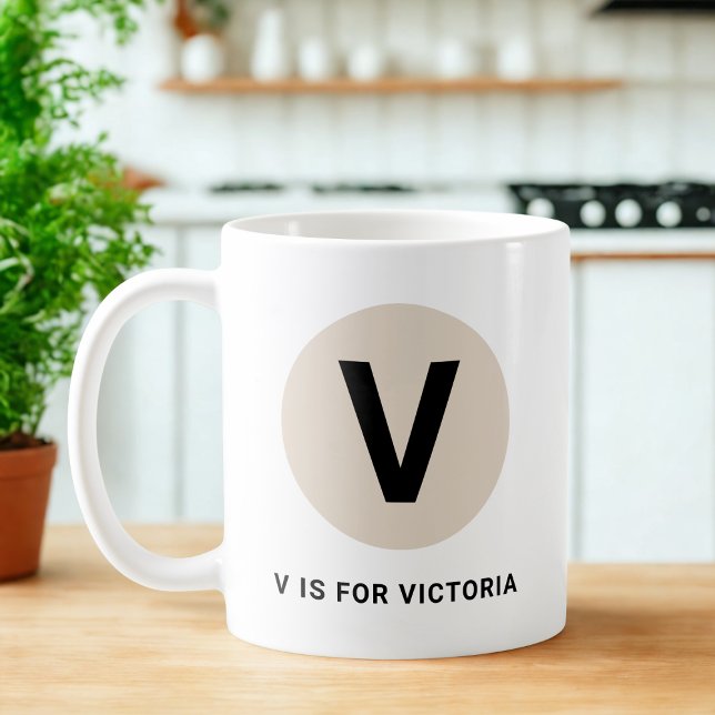 Modern Initial Mug – “V is for [Name]” Design Kaffemugg (Skapare uppladdad)