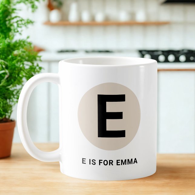 Modern Initial Mugg – “E är för [Namn]” Design (Skapare uppladdad)
