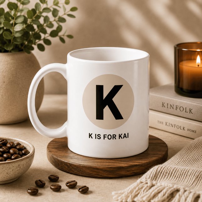Modern initial mugg – “K är för [Namn]” Design (Skapare uppladdad)