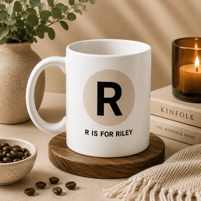 Modern Initial Mugg – “R är för [Namn]” Design (Skapare uppladdad)