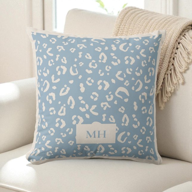 Modern Initialer Blå Leopardfläckar Tryck Monogram Kudde (Modern Initials Blue Leopard Spots Print Monogram Throw Pillow)