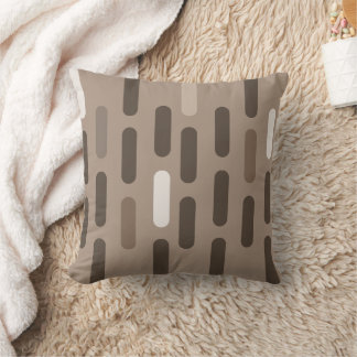 Modern, jordisk brun kapsel Geometrisk i mitten av Kudde