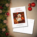 Modern jul-foto-familjen Baby Red Helg Vykort<br><div class="desc">Modern vykort för julgranen,  med ett enkelt baby-fototema och en röd typografi. Med röd anpassade lägger du till egen information. Du kan också ändra fotot med ett eget för att göra det unikt. Underbar för att skicka speciella helgdag önskemål till vänner och familj.</div>