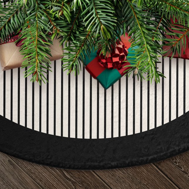 Modern jul med svarta ränder julgransmatta borstad polyester (Skapare uppladdad)