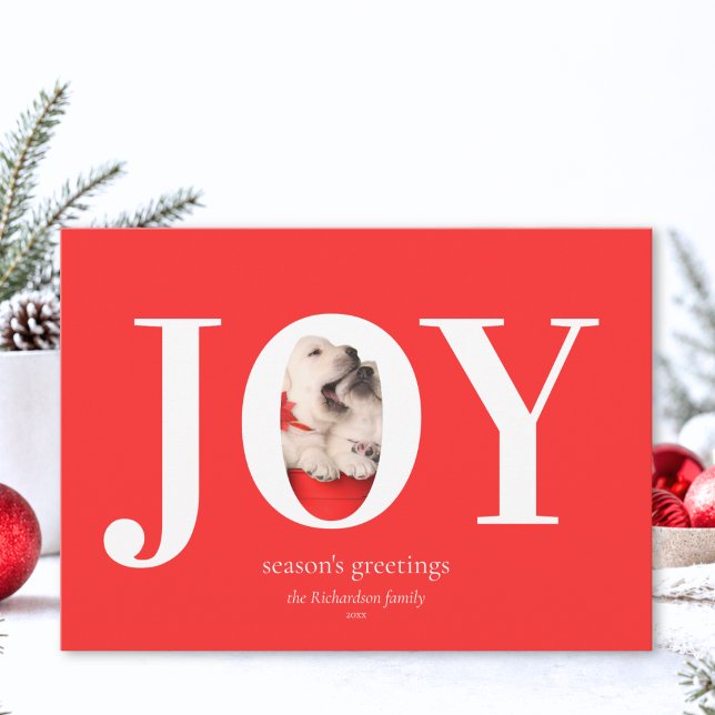 Modern Julkort med Personlig Husdjursbild - Röd (modern stylish chic typography joy red season's greetings Christmas card with custom name and year)