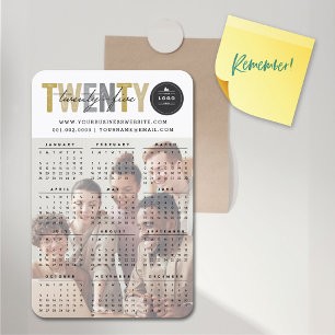 Modern kalender - foto med fetstil, typografi 2025 magnet