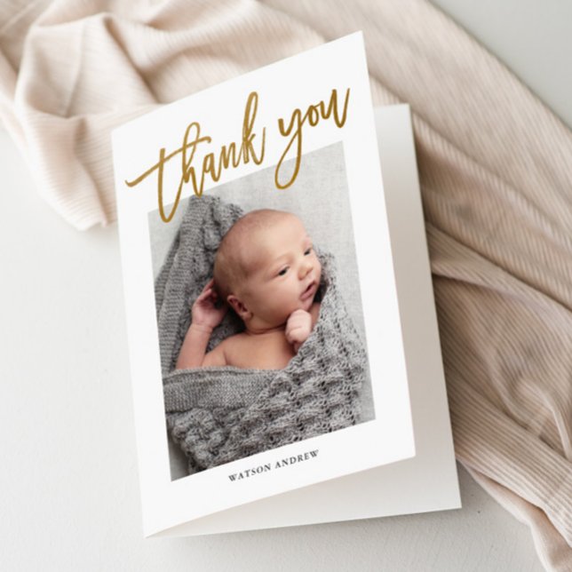 Modern kalligrafi Foto Bebis Tack Kort (Modern gold thank you script baby photo thank you card.)