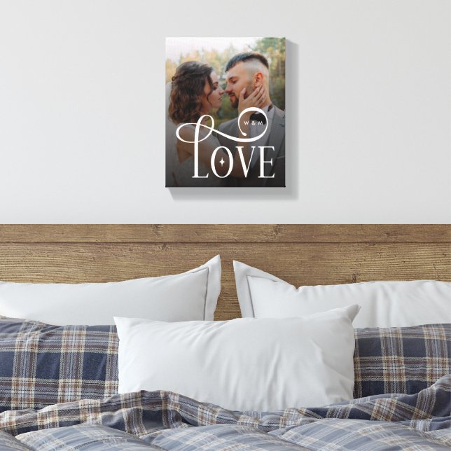 Modern kärlek Anpassad bröllopsfoto Par Monogram Canvastryck (Insitu (sovrum))