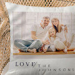 Modern Kärlek-familjens Anpassningsbar-foto med mi Kudde<br><div class="desc">Design består av roligt och lekfull typografi med sans serif- och serif-teckensnitt. Lägg till ett anpassningsbar-foto.</div>