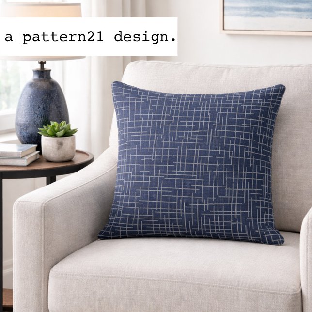 Modern korsstickad jutesäckstextur mönster kudde (Modern navy linework pillow adds quiet texture and refined style to relaxed interiors.)