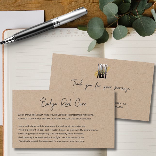 Modern Kraft Papper Logotyp Badge Reel Care Visitkort (Skapare uppladdad)