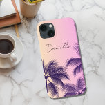 Modern kvinnlig pastel Rosa Cali Handflatan Träd N<br><div class="desc">Modern minimidesign på tropiska strandtema med lila handflatan träd och rosa och solnedgång i gult,  anpassade namn för en personlig för vilken tillfälle som helst.</div>