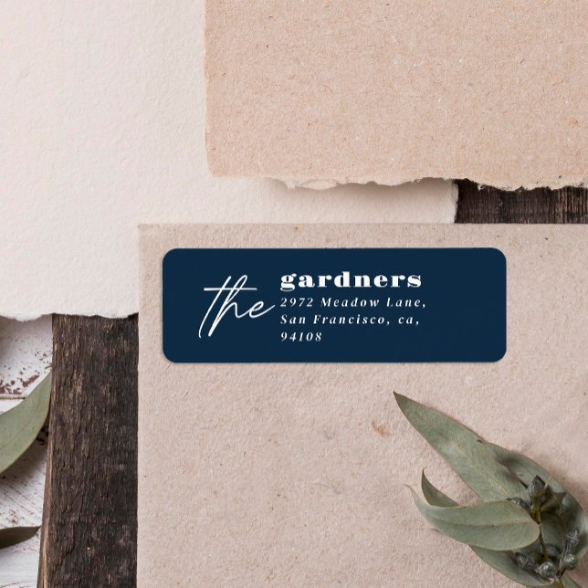 Modern lägsta elegant-typografi-familjens marinblå returadress etikett (Skapare uppladdad)