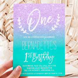 Modern lavender glitter typografi första födelseda inbjudningar