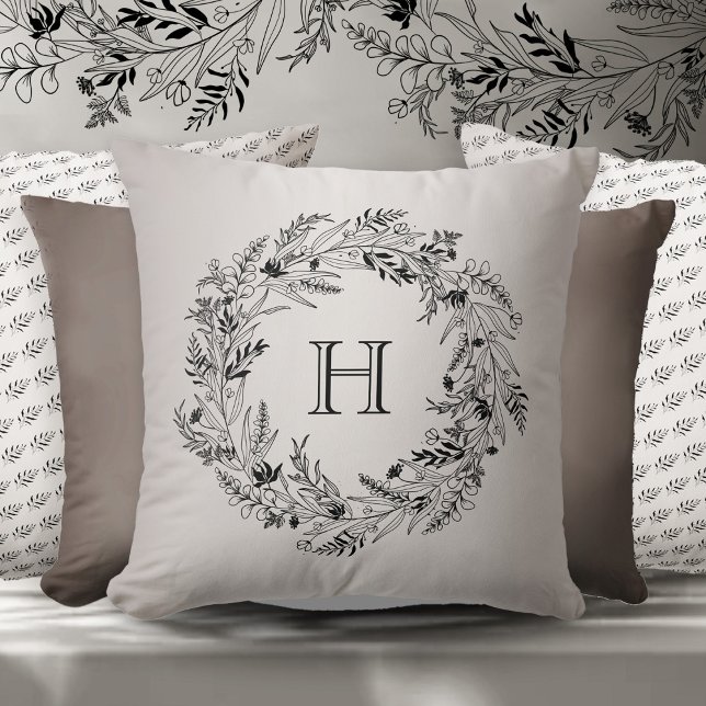 Modern leafy wreath surrounding letter H Kudde (Skapare uppladdad)