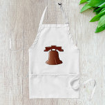 Modern Liberty Bell Patriotic Philadelphia Icon Förkläde<br><div class="desc">Cook i klassisk amerikansk stil med Liberty Bell-plattan. Designad med en elegant, modern version av den historiska amerikanska symbolen är den här plattan perfekt för grillar, helgdag eller dagsköks äventyr. Underbar för hemköksmästare, grillmästare eller alla som vill fira frihet och arv samtidigt som de håller sina kläder rena. Det är...</div>