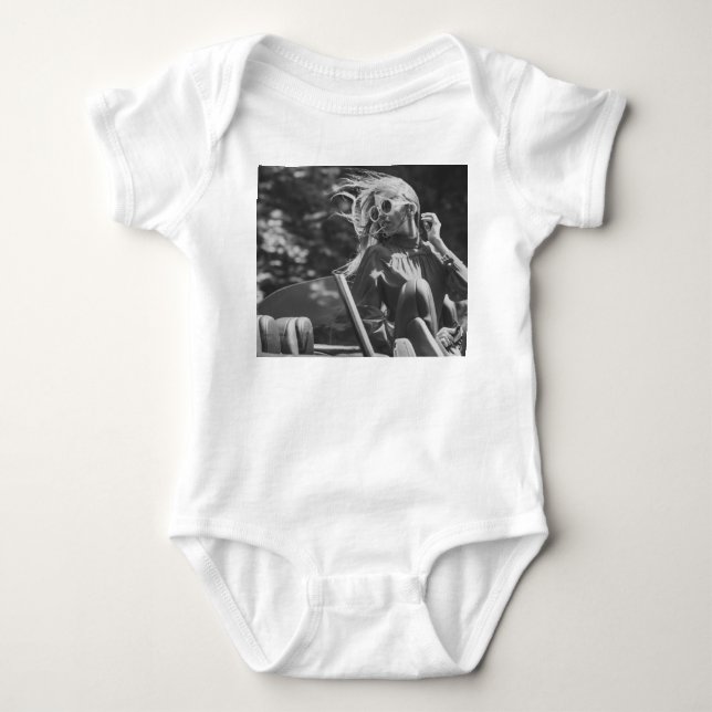Modern Life Luxury Girl Driver T Shirt (Framsida)