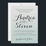 Modern  Light Aqua Wedding-inbjudan Inbjudningar<br><div class="desc">Den vackra,  ljusa akvatiska bakgrunden gör att elegantens text är utmärkt. Inbjudan är helt anpassade,  så du kan spela upp med typsnitt,  font färger,  och till och med ändra bakgrunden till ett heltäckande färg genom att klicka på knappen Anpassa den.</div>