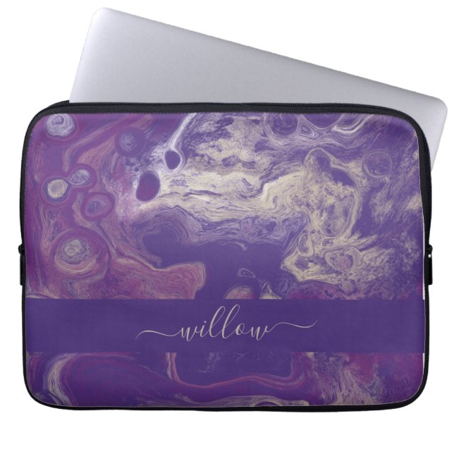 Modern Lila Abstrakt Paint Pour Art Monogram Laptop Fodral (Framsidan)