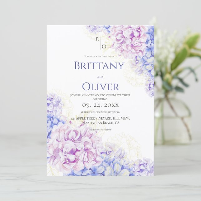 Modern Lila & Blå Blommig Bröllop Inbjudningar (Stående Fram)