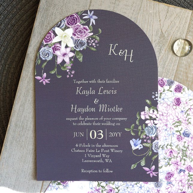 Modern Lila, blått, Grått Ro Garden Wedding Inbjudningar (modern arched slate gray lavender lilac purple blue roses boho wedding invitations bluish gray solid)