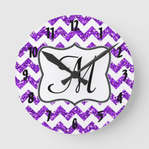 Modern Lila Chevron Monogram första väggklocka