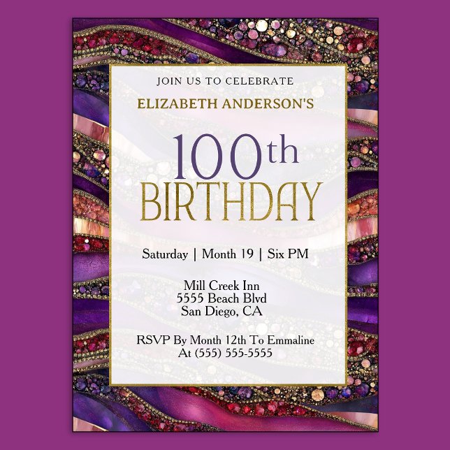 Modern lila guldjuvelbesatt strata 100-årsdag inbjudningar (Luxury purple and gold 100th birthday invitation with jeweled marble design and elegant style.
)