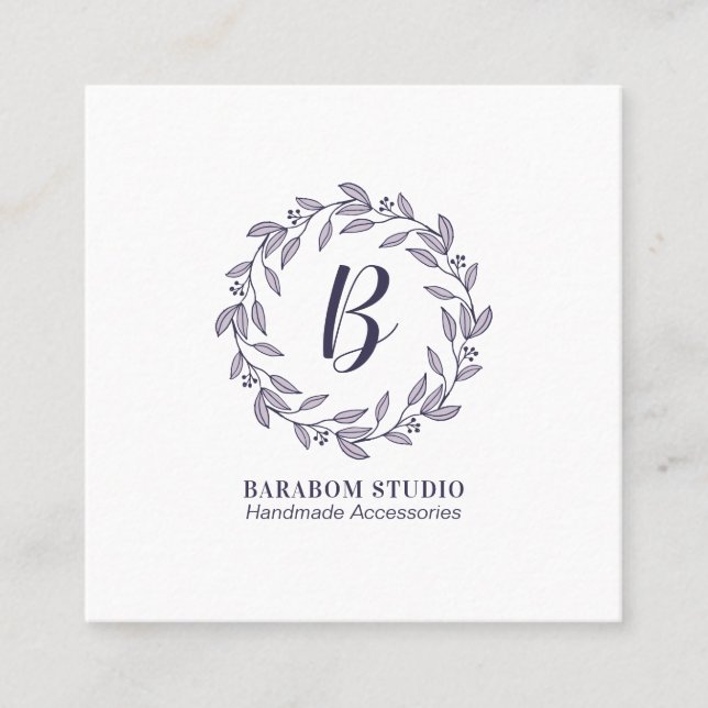 Modern Lila Krans Monogram Professionell Fyrkantigt Visitkort (Framsida)