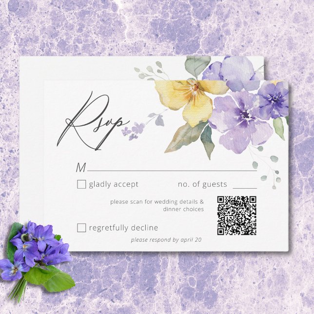 Modern Lila och Gult bryter mot Blommigten Bröllop OSA Kort (Modern Purple & Yellow Violets Floral Wedding QR RSVP Card)