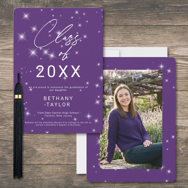 Modern lila och vit glänsande examen meddelande (Modern Purple & White Sparkle Graduation Announcement)