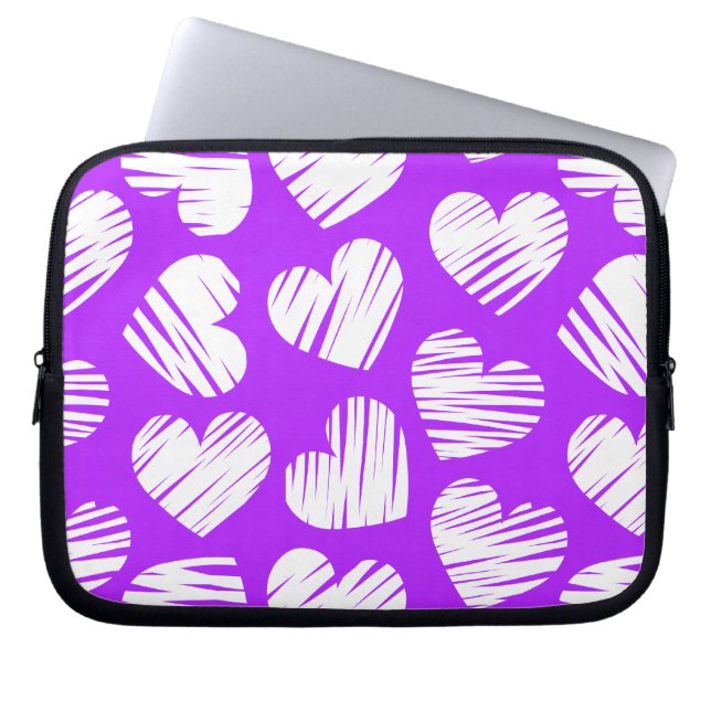 Modern Lila White Doodled Heart Valentine Day Laptop Sleeve (Framsidan)